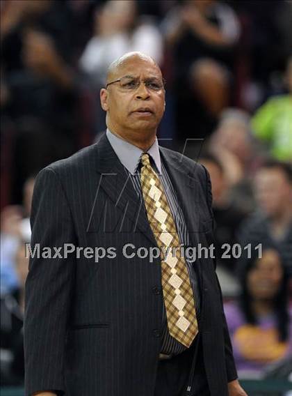 Thumbnail 1 in Center vs. Sacramento (CIF SJS D3 Final) photogallery.