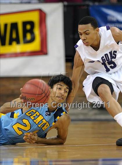 Thumbnail 3 in Center vs. Sacramento (CIF SJS D3 Final) photogallery.