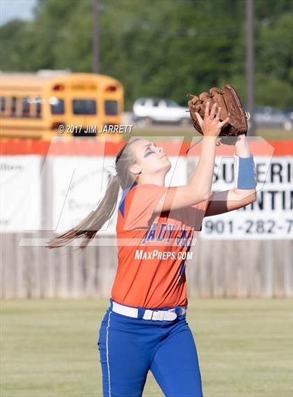Thumbnail 3 in Madison Central vs. Southaven photogallery.
