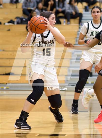 Thumbnail 1 in Jordan vs Paetow photogallery.