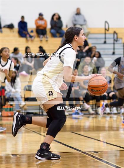Thumbnail 3 in Jordan vs Paetow photogallery.