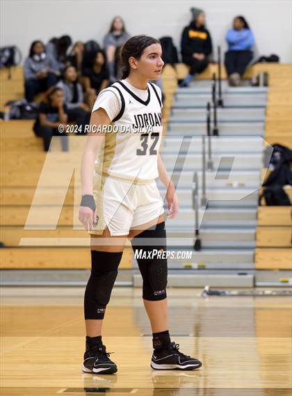 Thumbnail 1 in Jordan vs Paetow photogallery.