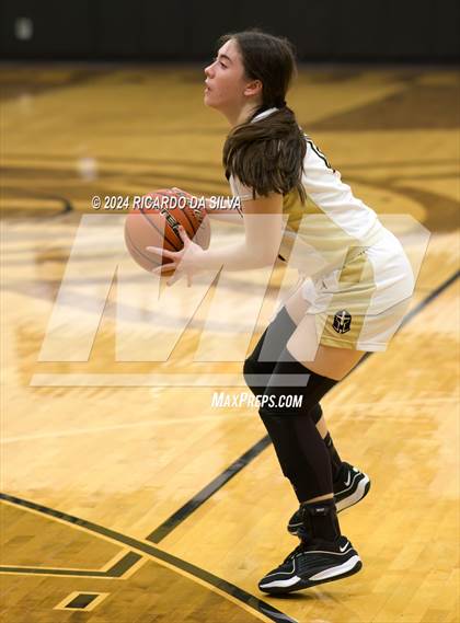 Thumbnail 3 in Jordan vs Paetow photogallery.
