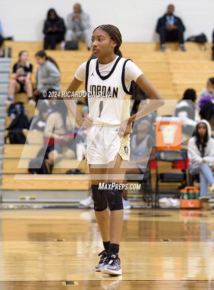 Thumbnail 1 in Jordan vs Paetow photogallery.