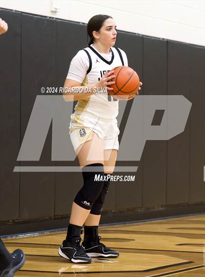 Thumbnail 2 in Jordan vs Paetow photogallery.
