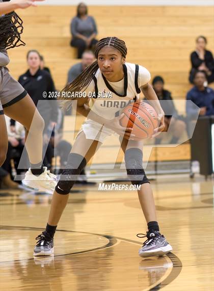 Thumbnail 3 in Jordan vs Paetow photogallery.