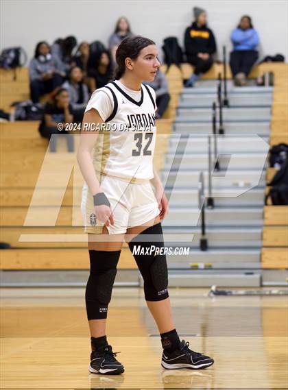 Thumbnail 3 in Jordan vs Paetow photogallery.