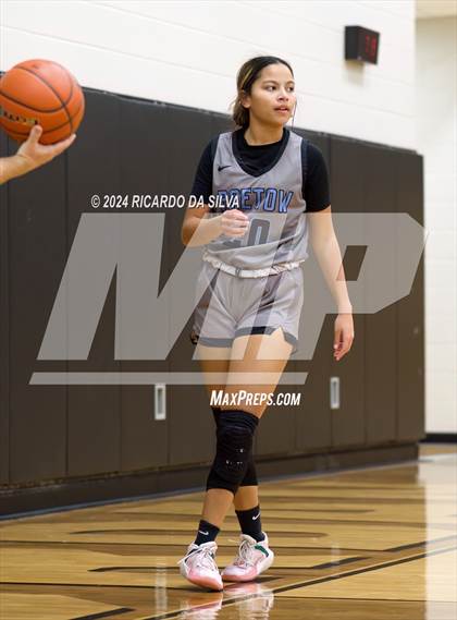 Thumbnail 3 in Jordan vs Paetow photogallery.