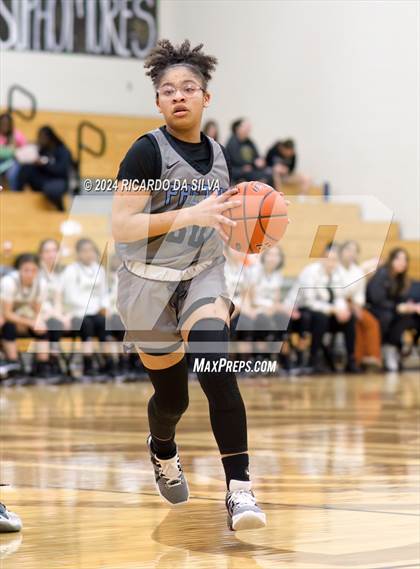 Thumbnail 2 in Jordan vs Paetow photogallery.