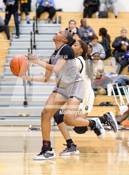 Thumbnail 3 in Jordan vs Paetow photogallery.