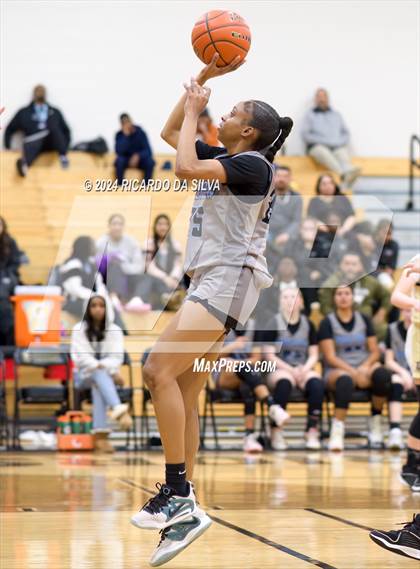 Thumbnail 2 in Jordan vs Paetow photogallery.