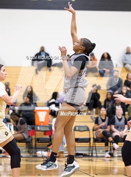 Thumbnail 3 in Jordan vs Paetow photogallery.