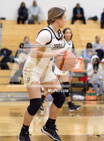Thumbnail 1 in Jordan vs Paetow photogallery.