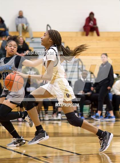 Thumbnail 1 in Jordan vs Paetow photogallery.