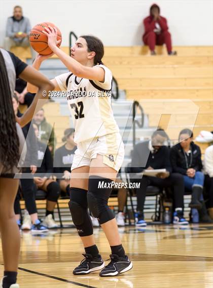 Thumbnail 1 in Jordan vs Paetow photogallery.