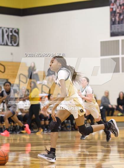 Thumbnail 2 in Jordan vs Paetow photogallery.