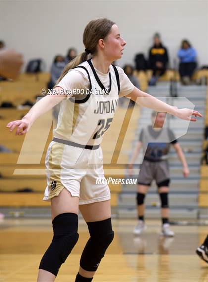 Thumbnail 2 in Jordan vs Paetow photogallery.