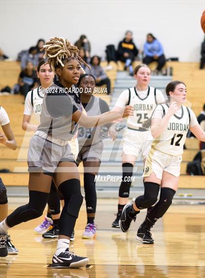 Thumbnail 1 in Jordan vs Paetow photogallery.
