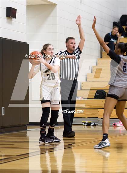 Thumbnail 3 in Jordan vs Paetow photogallery.