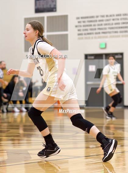 Thumbnail 3 in Jordan vs Paetow photogallery.