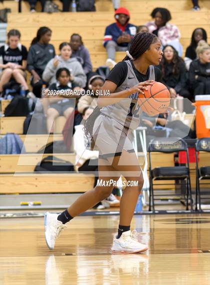 Thumbnail 3 in Jordan vs Paetow photogallery.