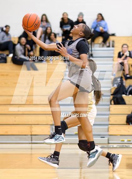 Thumbnail 1 in Jordan vs Paetow photogallery.