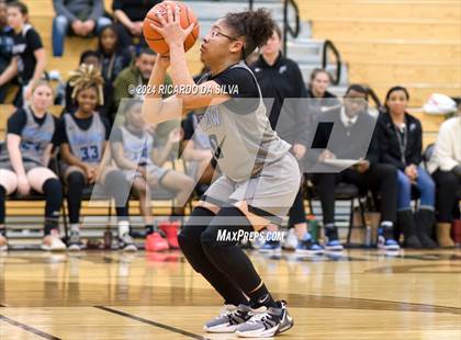 Thumbnail 2 in Jordan vs Paetow photogallery.