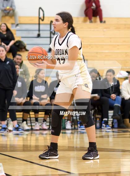 Thumbnail 3 in Jordan vs Paetow photogallery.