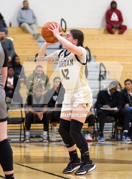 Thumbnail 3 in Jordan vs Paetow photogallery.