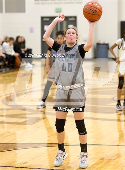 Thumbnail 3 in Jordan vs Paetow photogallery.