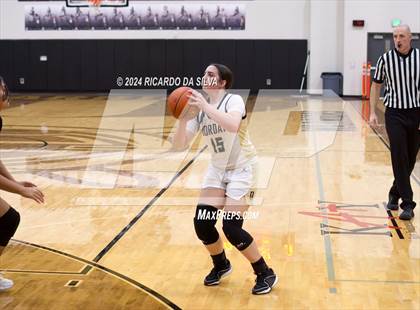 Thumbnail 1 in Jordan vs Paetow photogallery.