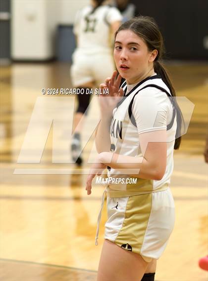Thumbnail 3 in Jordan vs Paetow photogallery.