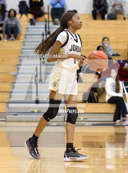 Thumbnail 3 in Jordan vs Paetow photogallery.