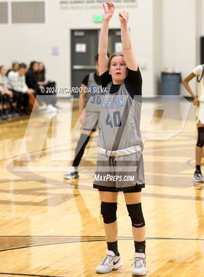 Thumbnail 2 in Jordan vs Paetow photogallery.