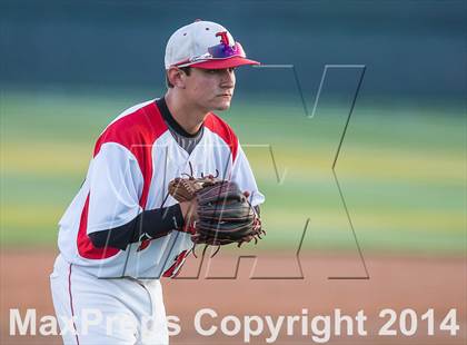 Thumbnail 3 in Red Oak vs. Mansfield Legacy (UIL 4A Region 2 Quarterfinal Playoff) photogallery.