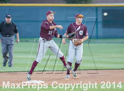 Thumbnail 1 in Red Oak vs. Mansfield Legacy (UIL 4A Region 2 Quarterfinal Playoff) photogallery.
