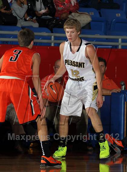 Thumbnail 3 in Rockwall vs. Pleasant Grove (Thanksgiving Hoopfest) photogallery.