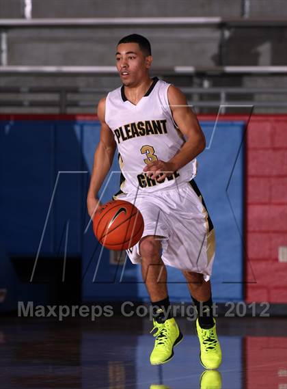 Thumbnail 3 in Rockwall vs. Pleasant Grove (Thanksgiving Hoopfest) photogallery.