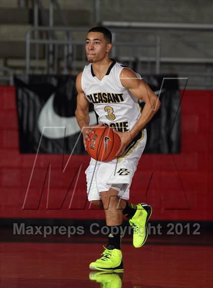 Thumbnail 1 in Rockwall vs. Pleasant Grove (Thanksgiving Hoopfest) photogallery.