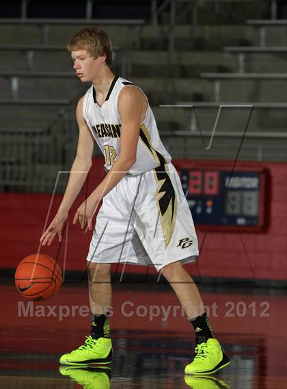 Thumbnail 3 in Rockwall vs. Pleasant Grove (Thanksgiving Hoopfest) photogallery.