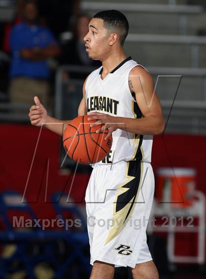 Thumbnail 3 in Rockwall vs. Pleasant Grove (Thanksgiving Hoopfest) photogallery.