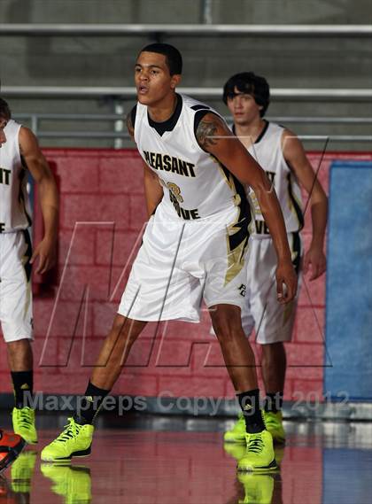 Thumbnail 3 in Rockwall vs. Pleasant Grove (Thanksgiving Hoopfest) photogallery.