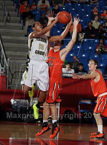 Thumbnail 2 in Rockwall vs. Pleasant Grove (Thanksgiving Hoopfest) photogallery.