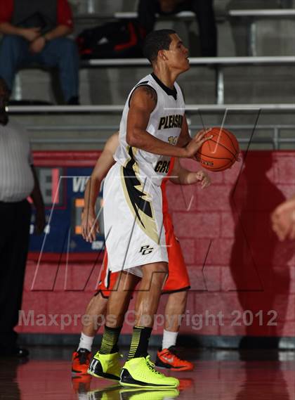 Thumbnail 3 in Rockwall vs. Pleasant Grove (Thanksgiving Hoopfest) photogallery.