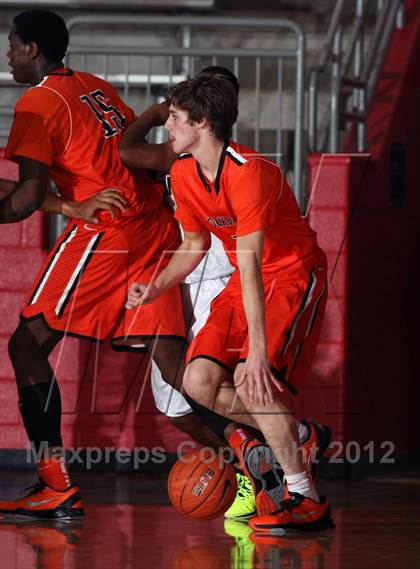 Thumbnail 3 in Rockwall vs. Pleasant Grove (Thanksgiving Hoopfest) photogallery.