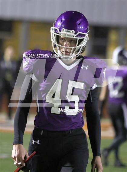 Thumbnail 3 in Carlsbad vs. Cathedral Catholic (CIF SDS Open Division Final) photogallery.