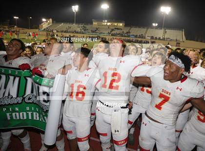 Thumbnail 3 in Carlsbad vs. Cathedral Catholic (CIF SDS Open Division Final) photogallery.