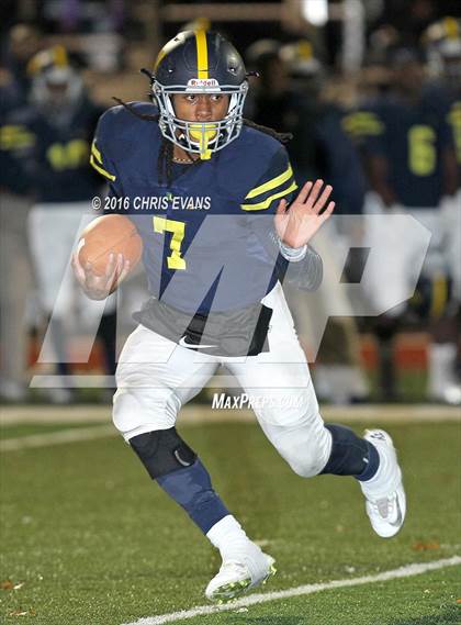 Thumbnail 3 in University School of Jackson @ Lausanne Collegiate (TSSAA Division 2 Class A Semifinal) photogallery.