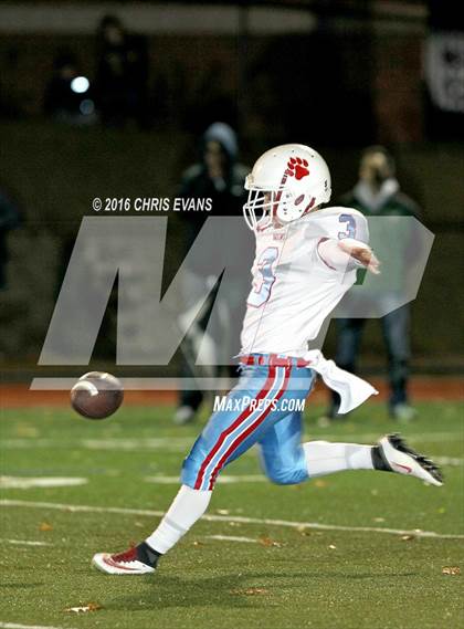 Thumbnail 2 in University School of Jackson @ Lausanne Collegiate (TSSAA Division 2 Class A Semifinal) photogallery.