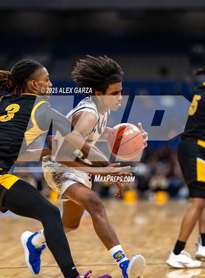 Thumbnail 3 in Fort Bend Marshall vs. Mansfield Summit (UIL 5A Basketball Division II Final) photogallery.